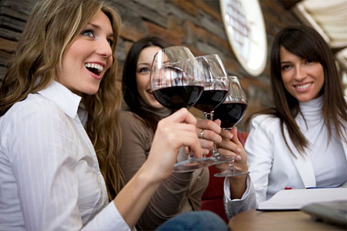12 motivos saludables para beber vino